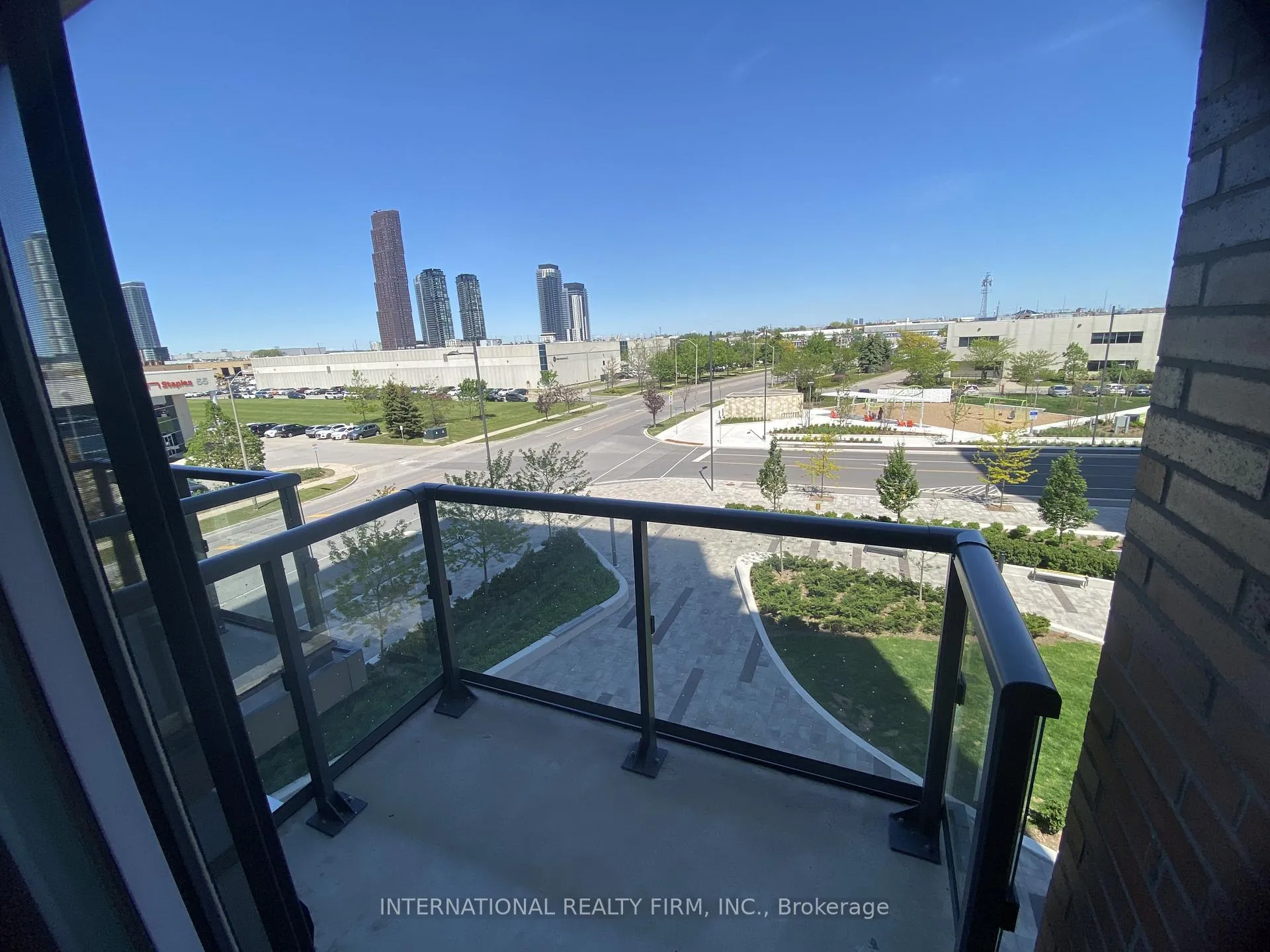 Photo 16 of Unit 310, 38 Honeycrisp Crescent, Vaughan, Vaughan Corporate Centre — HOMEH