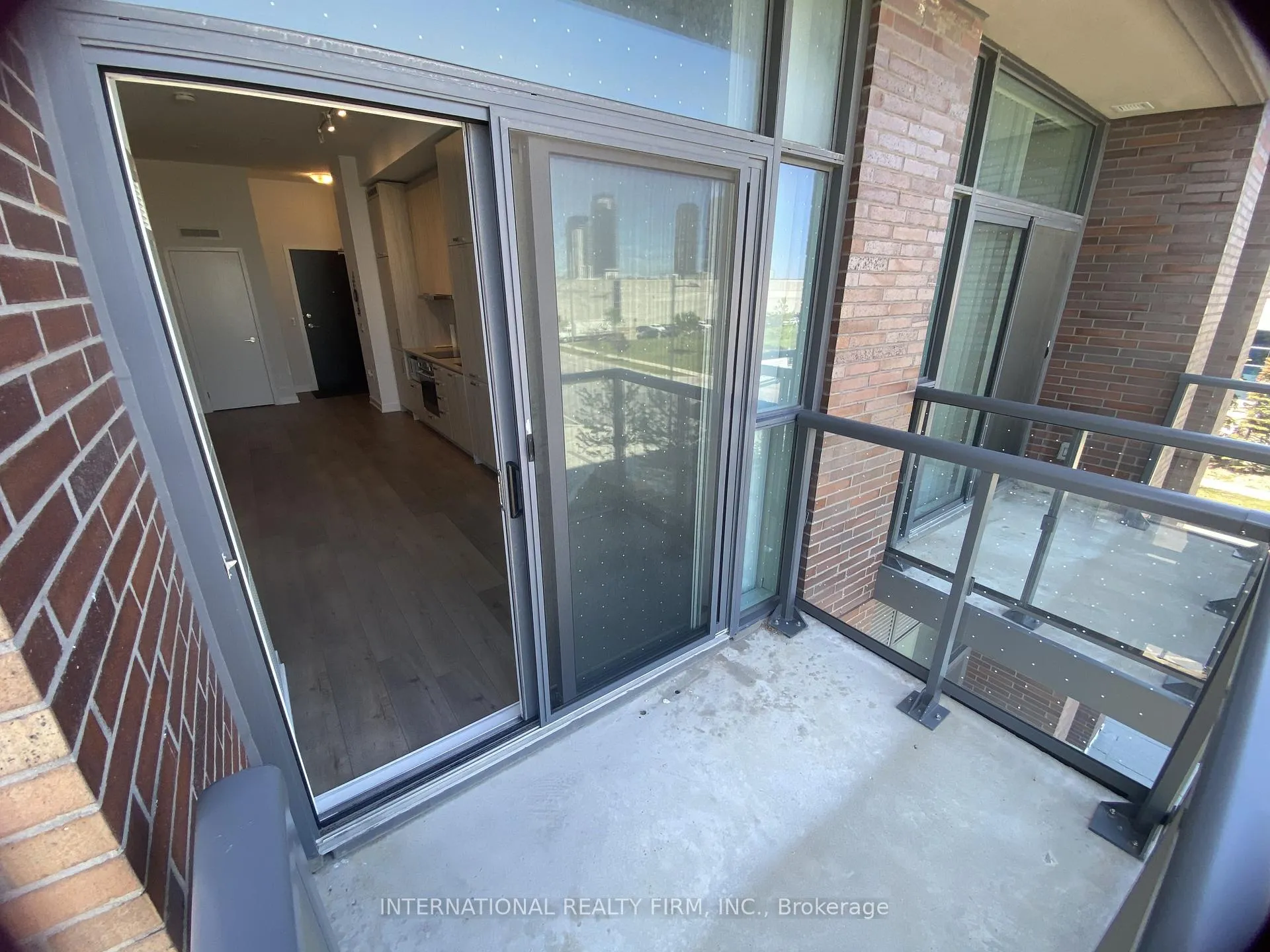 Photo 17 of Unit 310, 38 Honeycrisp Crescent, Vaughan, Vaughan Corporate Centre — HOMEH