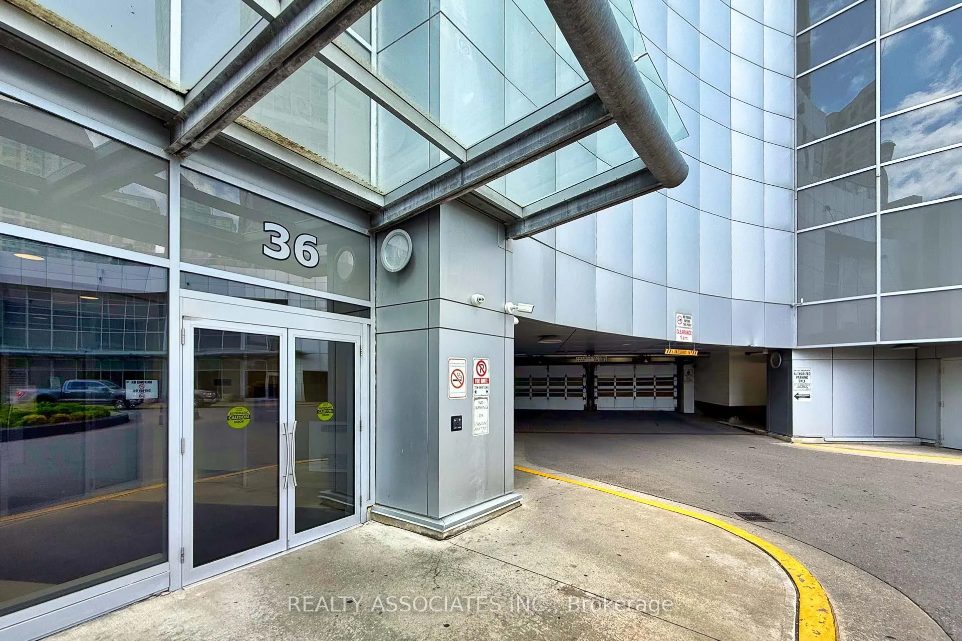 Photo 2 of Unit 2501, 36 Lee Centre Drive, Scarborough, Woburn — HOMEH