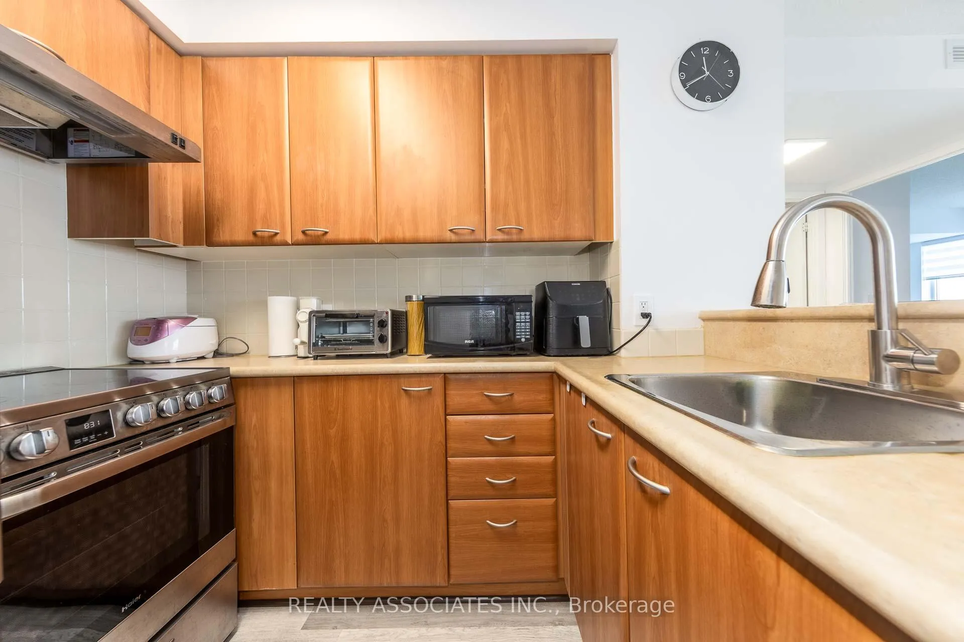 Photo 6 of Unit 2501, 36 Lee Centre Drive, Scarborough, Woburn — HOMEH