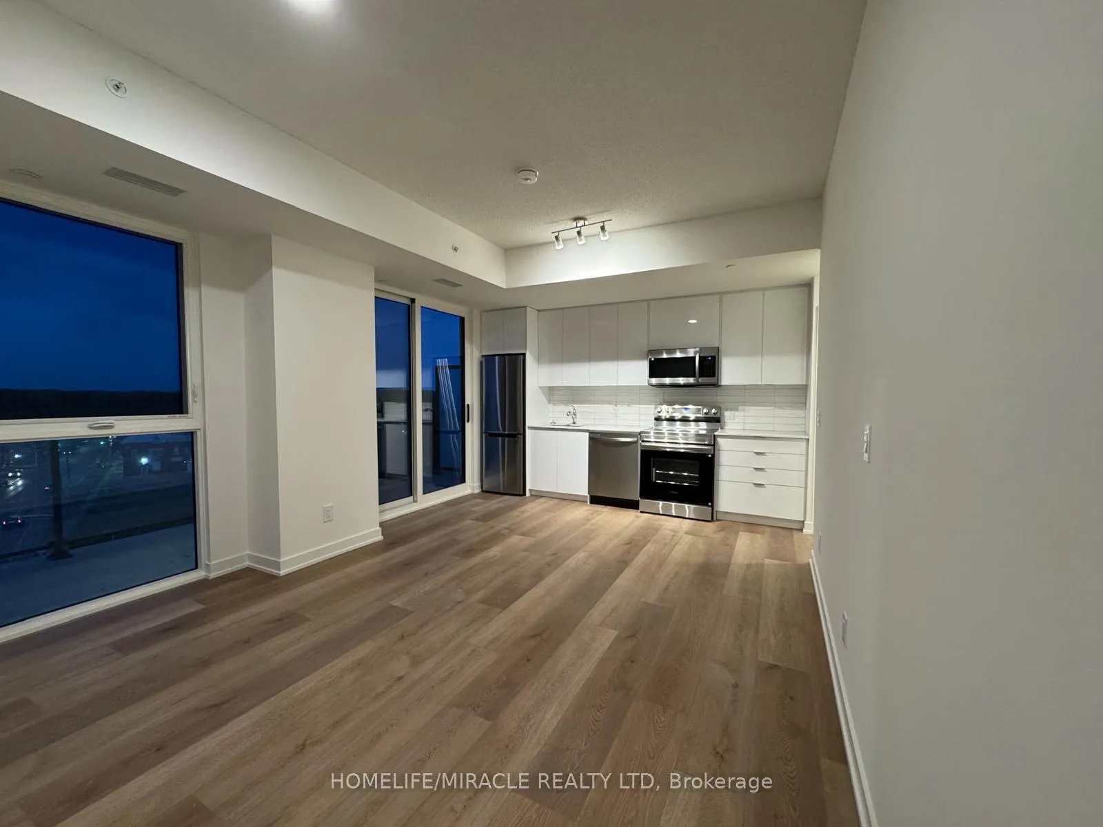 Photo 7 of Unit 708, 33 Erie Avenue, Brantford — HOMEH