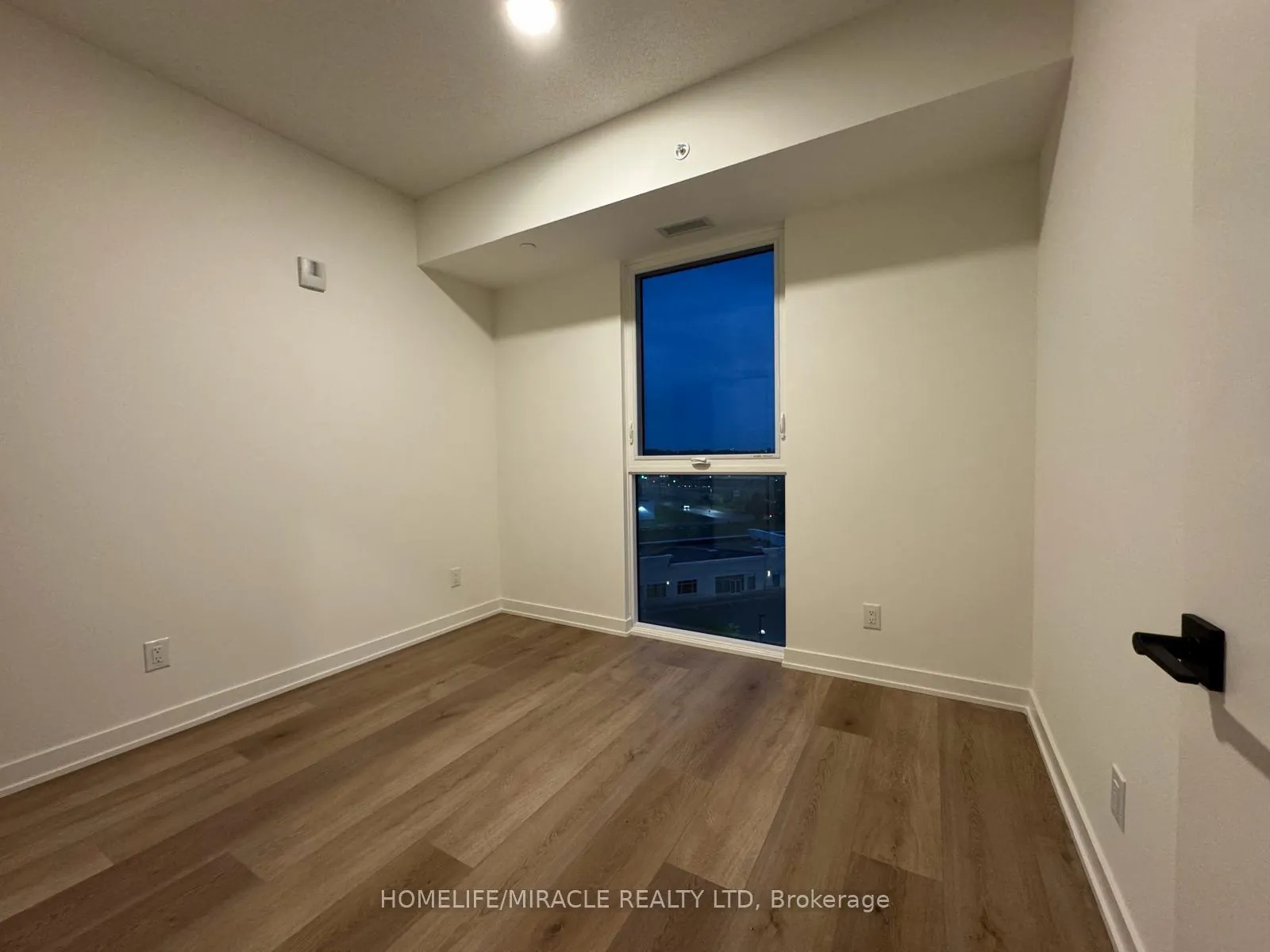 Photo 8 of Unit 708, 33 Erie Avenue, Brantford — HOMEH