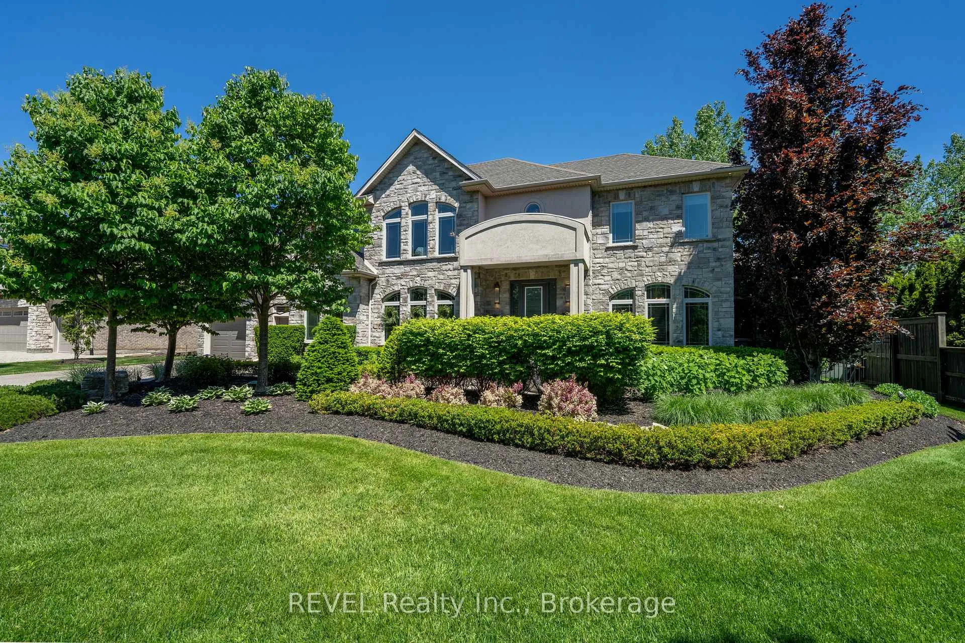 Photo 6 of 6745 Domenic Crescent, Niagara Falls, Stamford — HOMEH