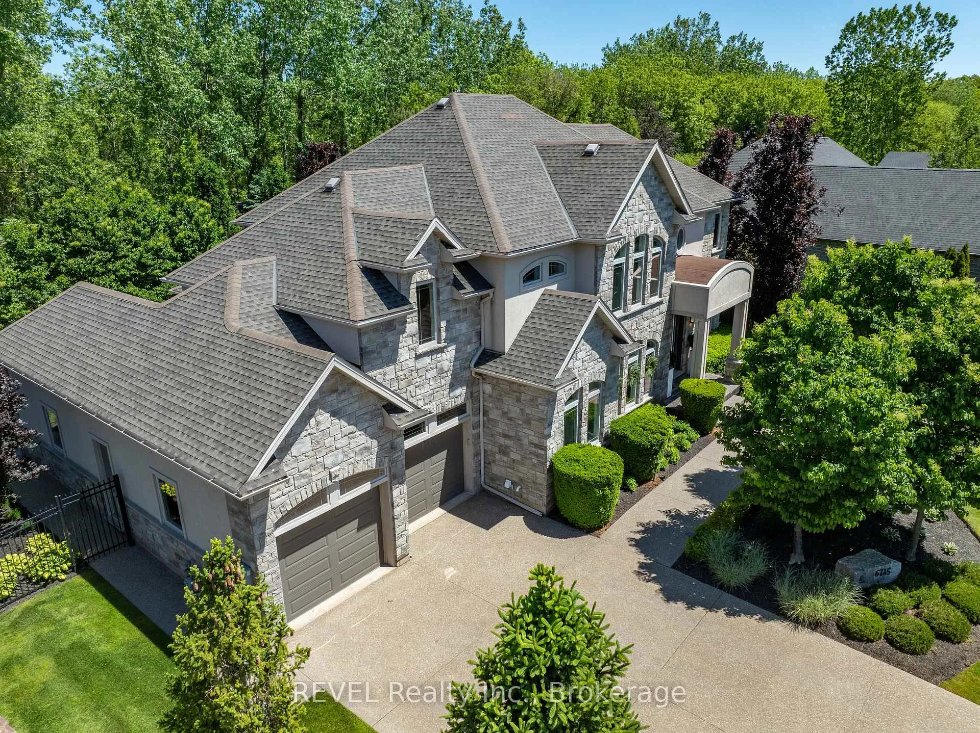 Photo 7 of 6745 Domenic Crescent, Niagara Falls, Stamford — HOMEH