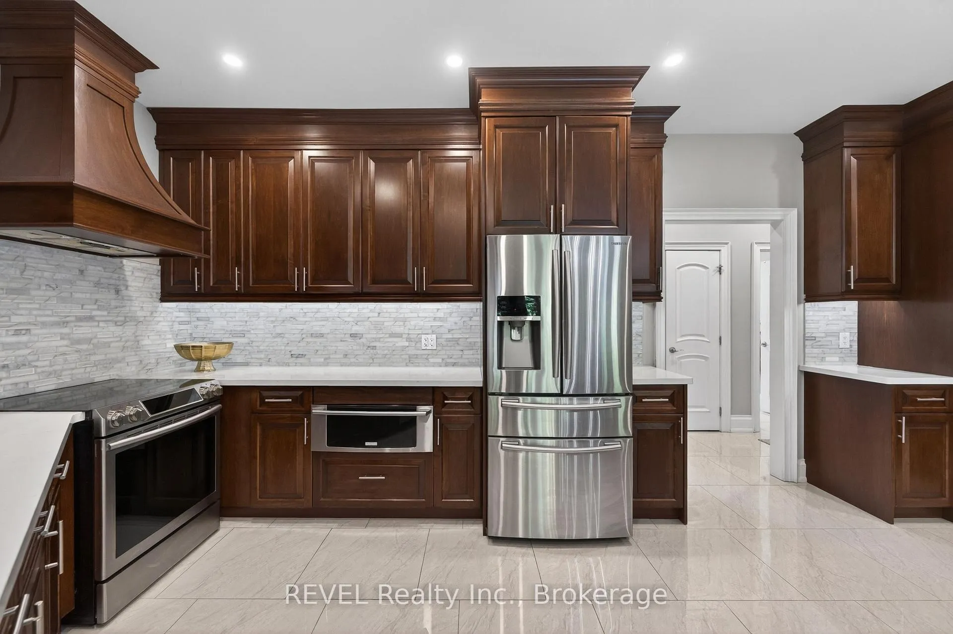Photo 15 of 6745 Domenic Crescent, Niagara Falls, Stamford — HOMEH