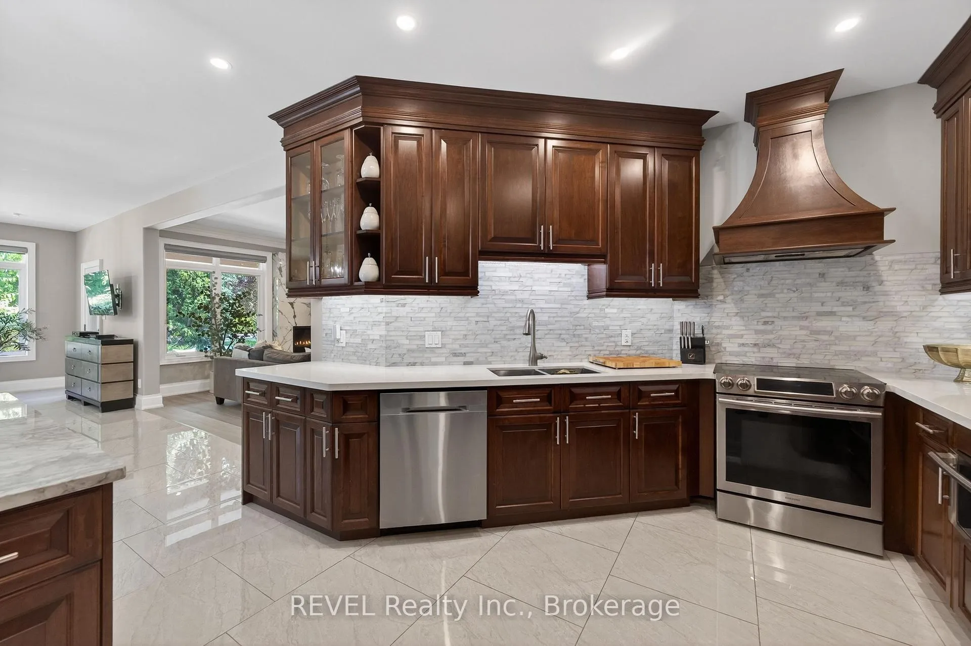 Photo 16 of 6745 Domenic Crescent, Niagara Falls, Stamford — HOMEH