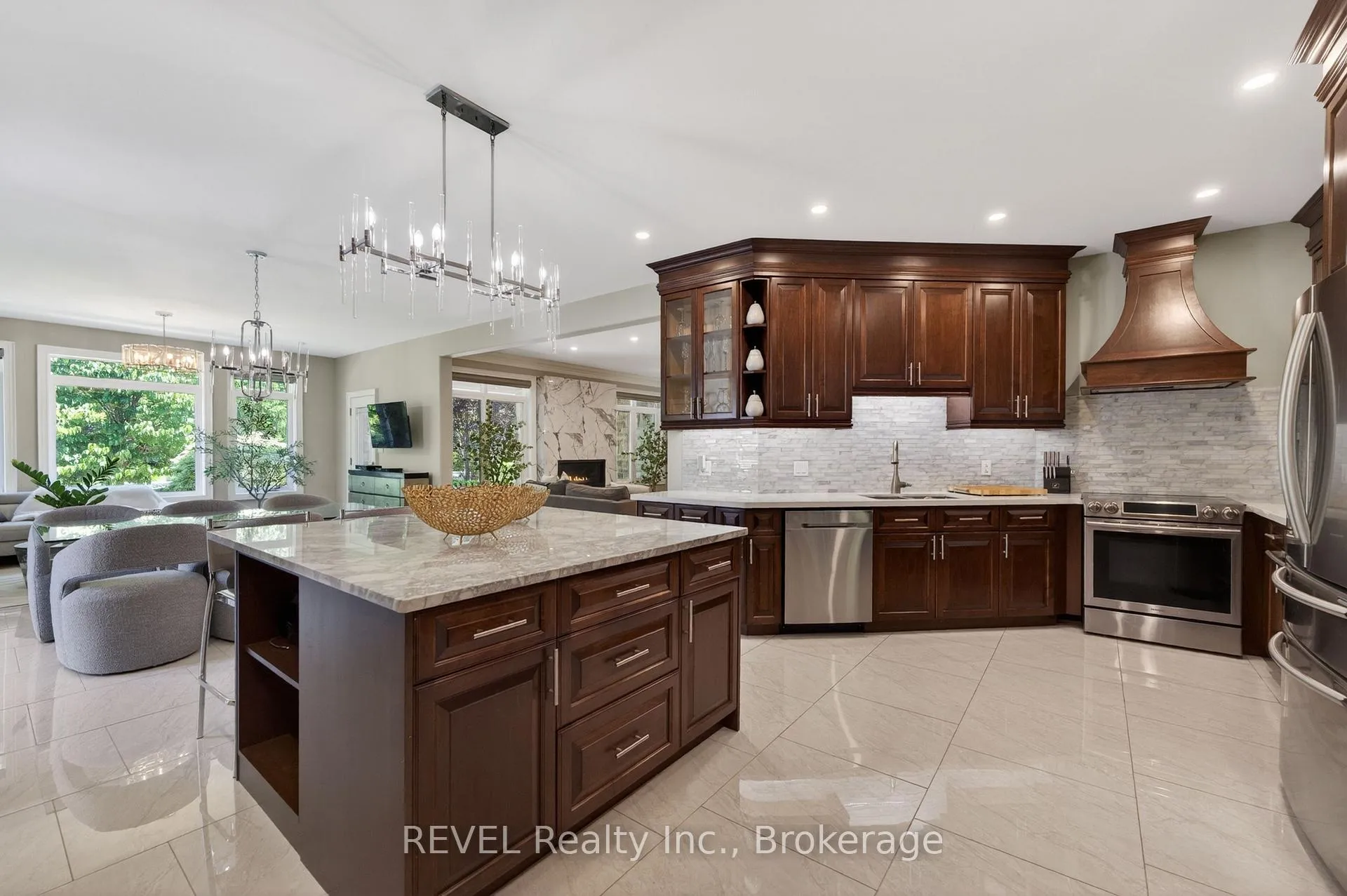 Photo 17 of 6745 Domenic Crescent, Niagara Falls, Stamford — HOMEH