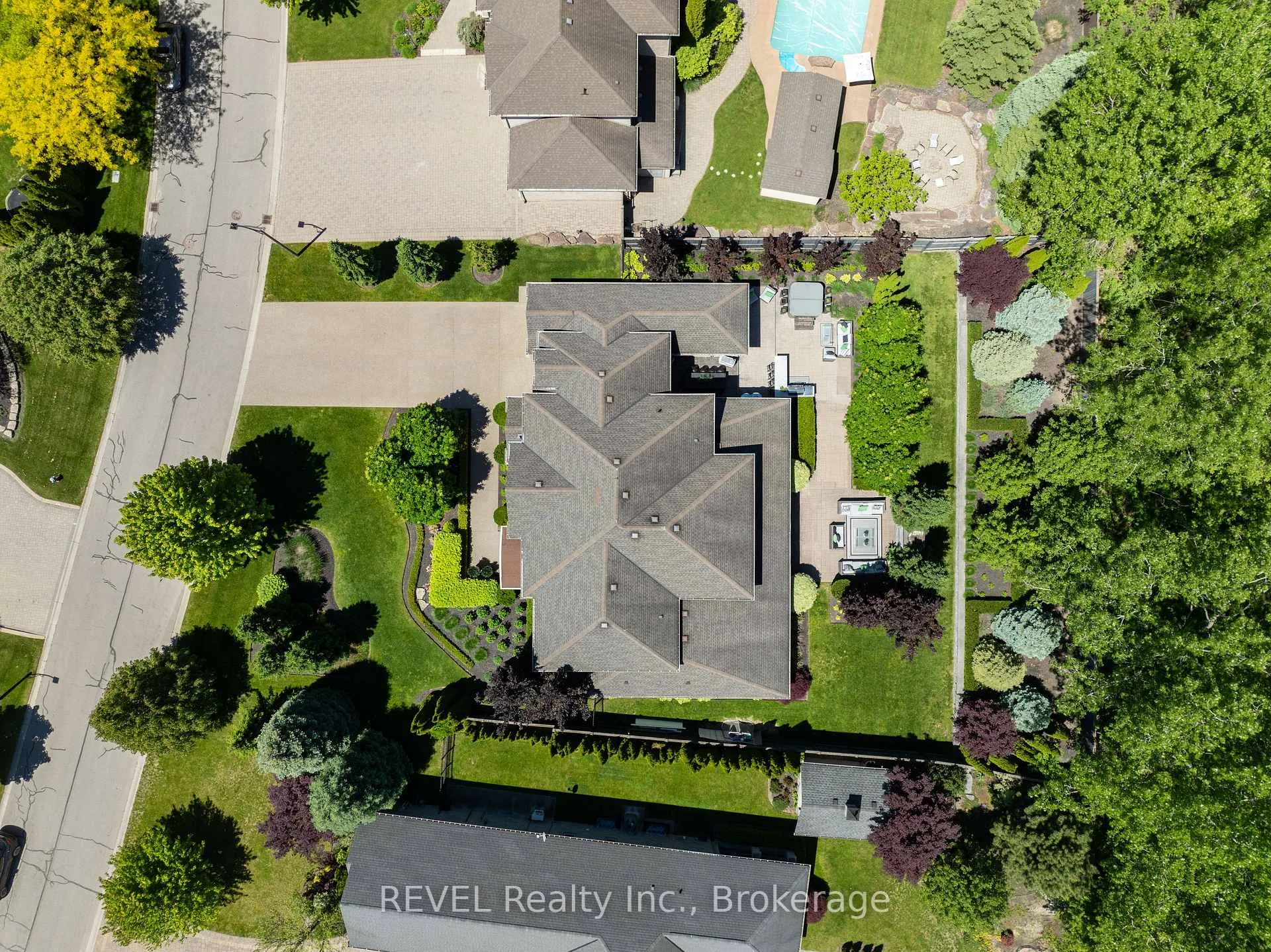 Photo 49 of 6745 Domenic Crescent, Niagara Falls, Stamford — HOMEH