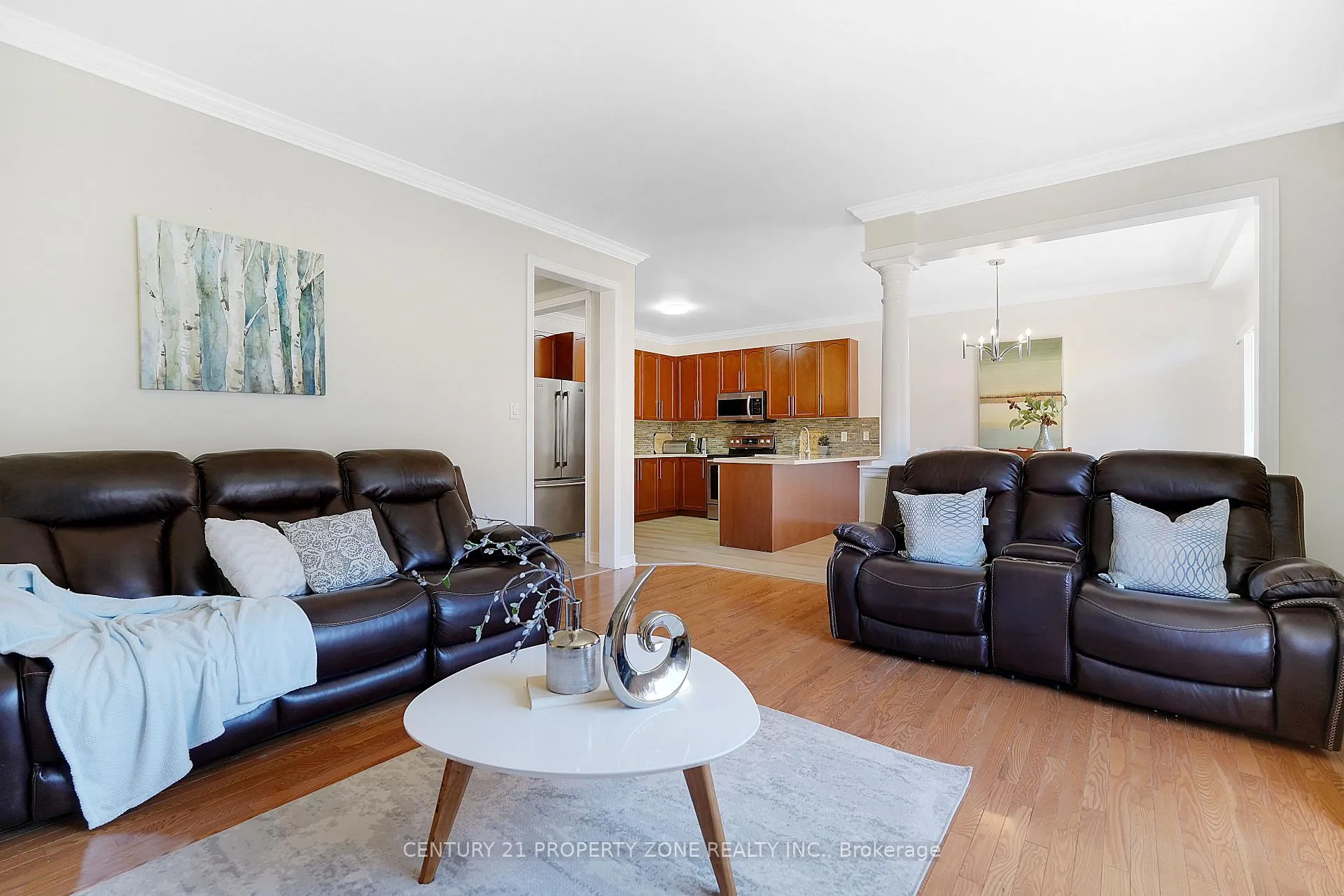 Photo 8 of 43 Alice Springs Crescent, Brampton, Credit Valley — HOMEH