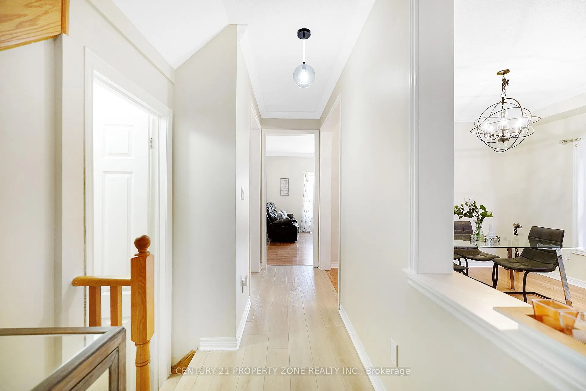 Photo 15 of 43 Alice Springs Crescent, Brampton, Credit Valley — HOMEH
