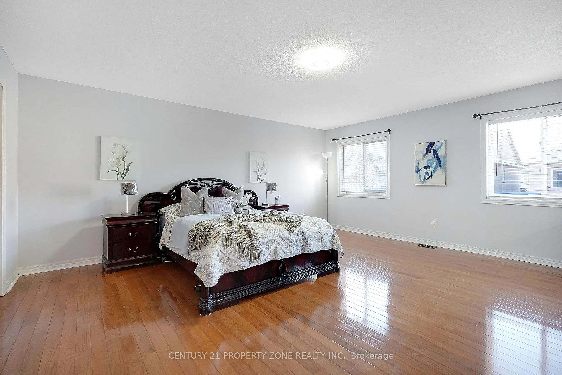Photo 17 of 43 Alice Springs Crescent, Brampton, Credit Valley — HOMEH