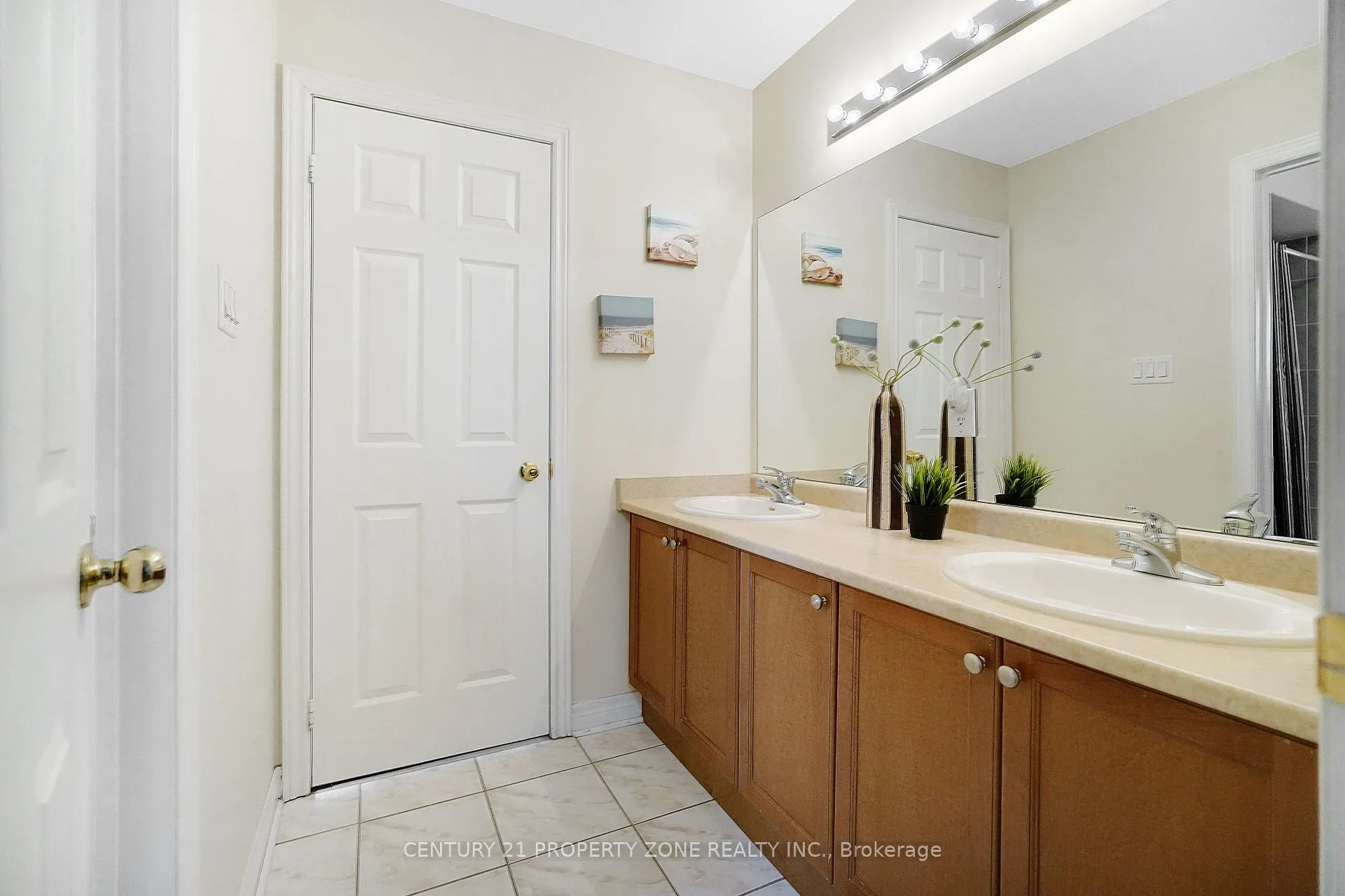Photo 27 of 43 Alice Springs Crescent, Brampton, Credit Valley — HOMEH