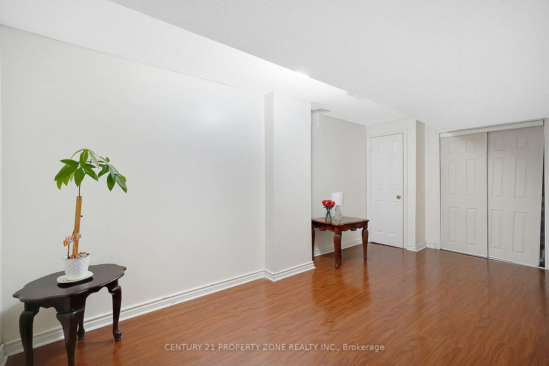 Photo 33 of 43 Alice Springs Crescent, Brampton, Credit Valley — HOMEH