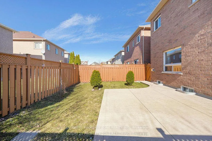 Photo 40 of 43 Alice Springs Crescent, Brampton, Credit Valley — HOMEH