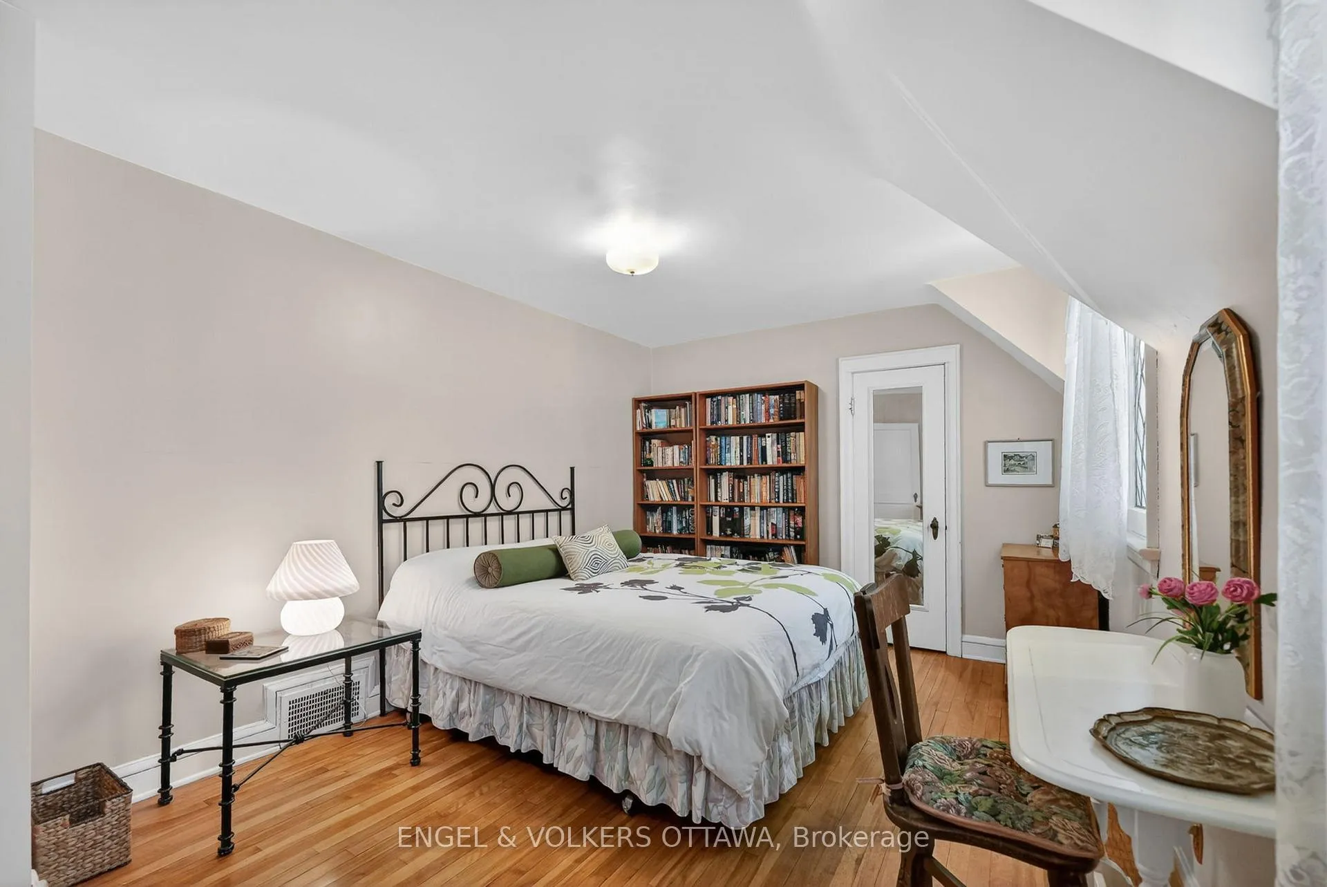 Photo 20 of 347 Island Park Drive, Ottawa, Ottawa West — HOMEH
