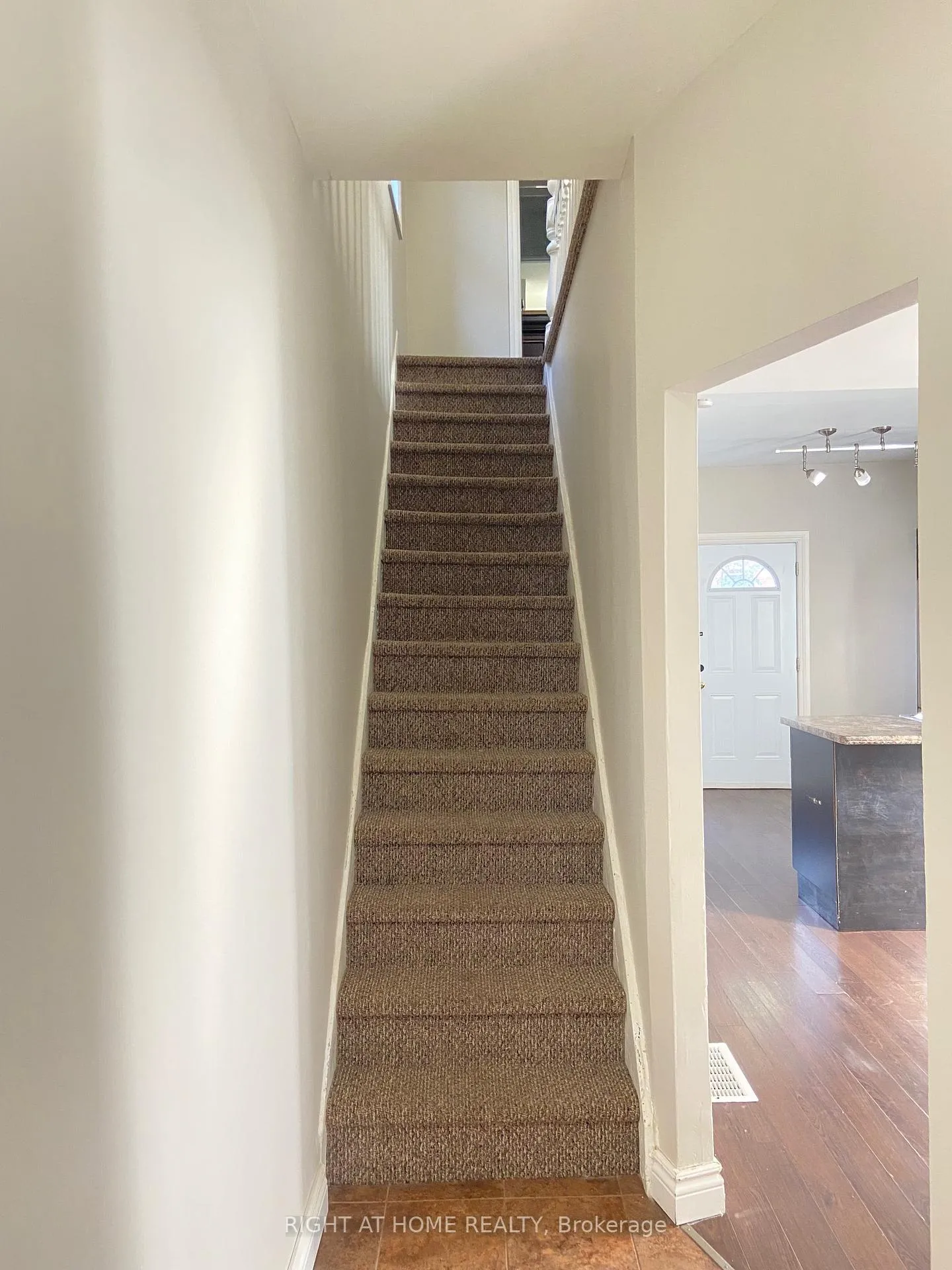 Photo 2 of 60 Arthur Avenue N, Hamilton, Gibson — HOMEH