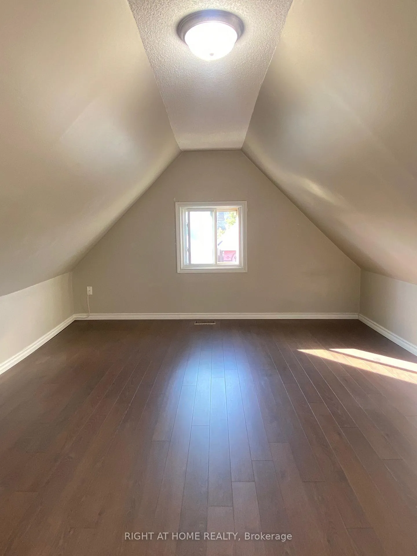 Photo 16 of 60 Arthur Avenue N, Hamilton, Gibson — HOMEH