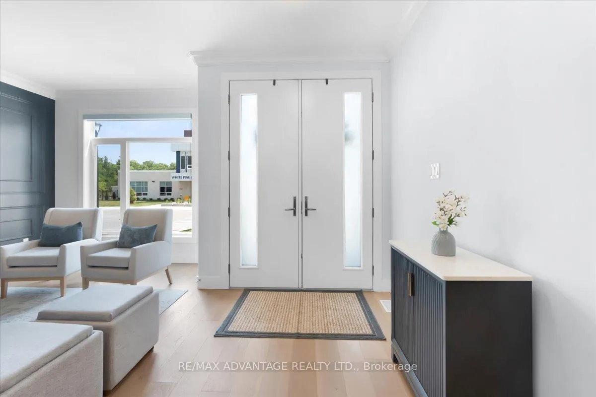 Photo 3 of 3359 Regiment Road, London, South V — HOMEH