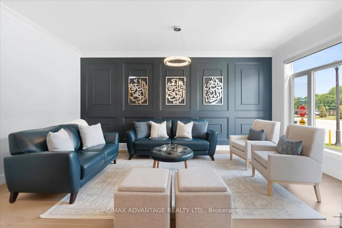 Photo 5 of 3359 Regiment Road, London, South V — HOMEH