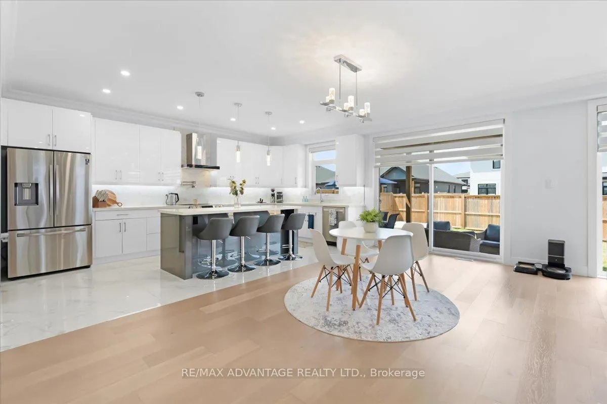 Photo 6 of 3359 Regiment Road, London, South V — HOMEH