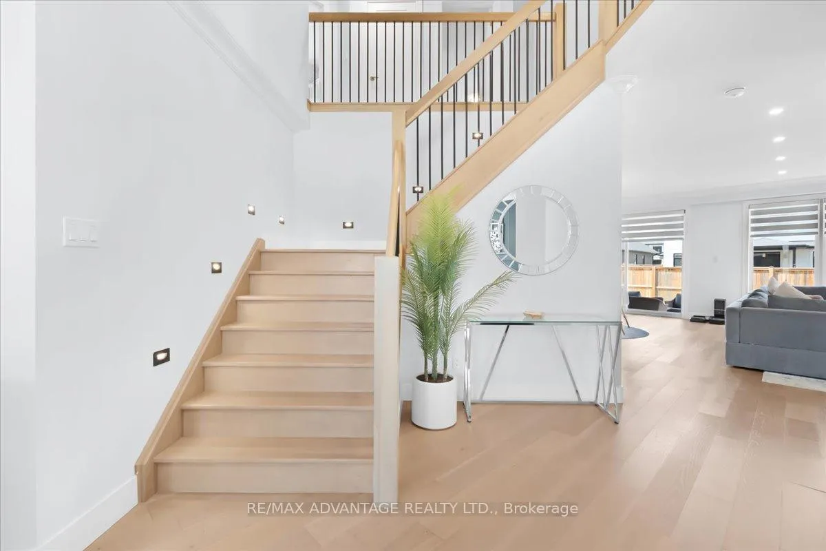 Photo 13 of 3359 Regiment Road, London, South V — HOMEH