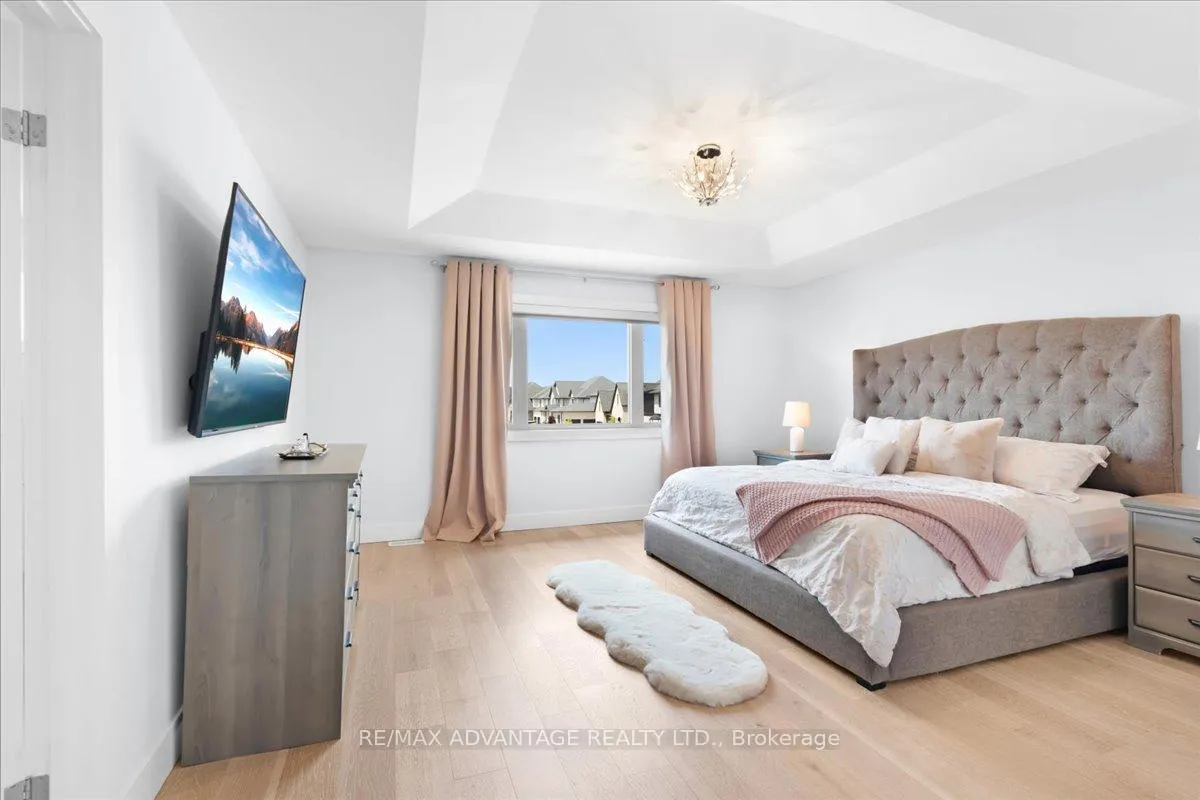 Photo 14 of 3359 Regiment Road, London, South V — HOMEH