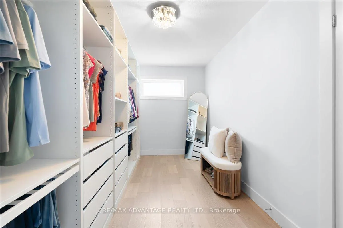 Photo 15 of 3359 Regiment Road, London, South V — HOMEH
