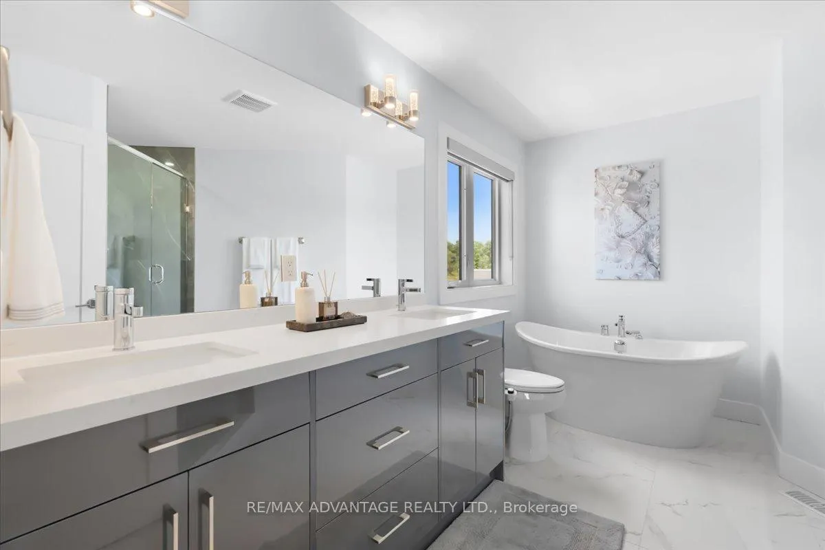 Photo 16 of 3359 Regiment Road, London, South V — HOMEH