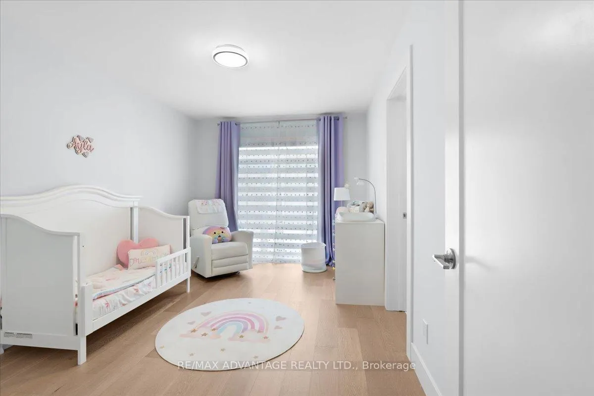 Photo 17 of 3359 Regiment Road, London, South V — HOMEH