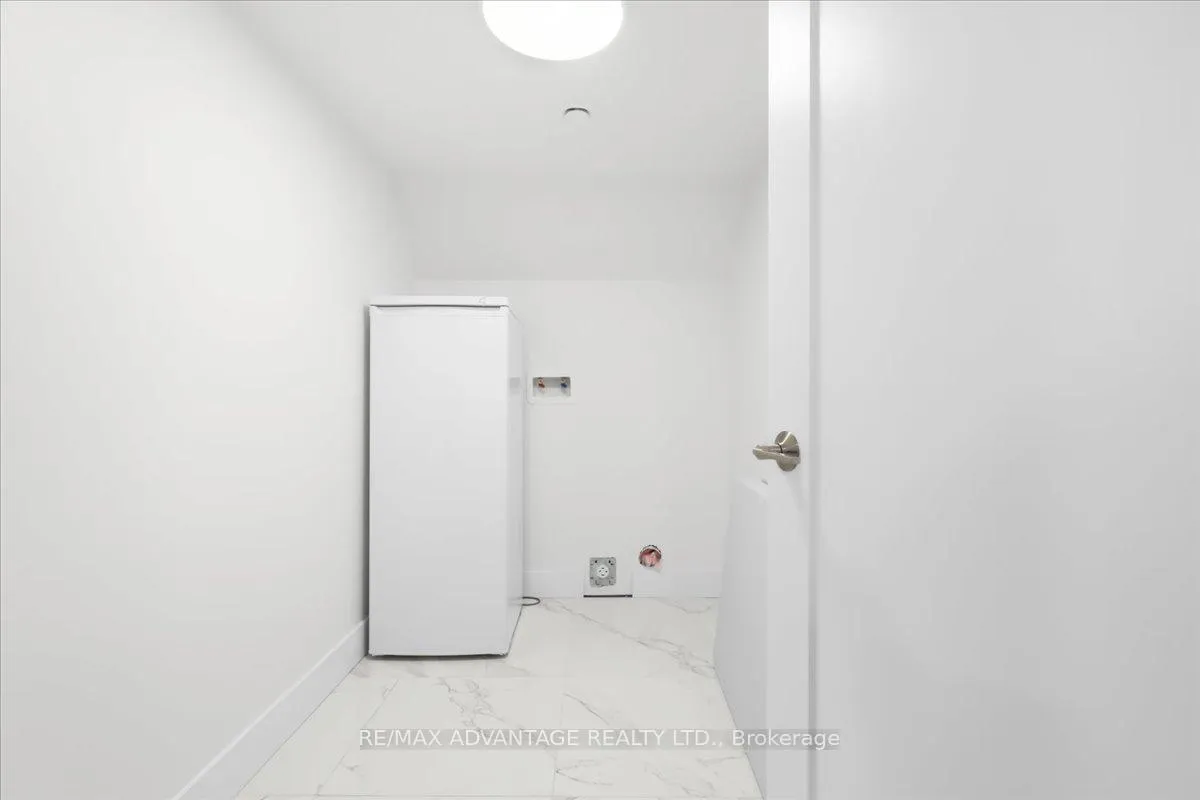 Photo 30 of 3359 Regiment Road, London, South V — HOMEH