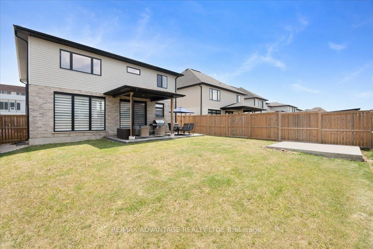 Photo 32 of 3359 Regiment Road, London, South V — HOMEH