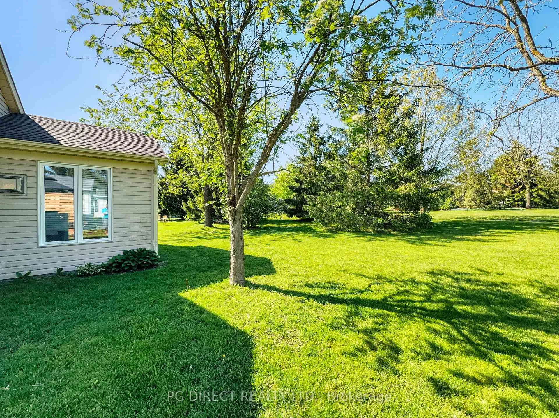 Photo 17 of 113 White Bark Way, Centre Wellington, Belwood — HOMEH