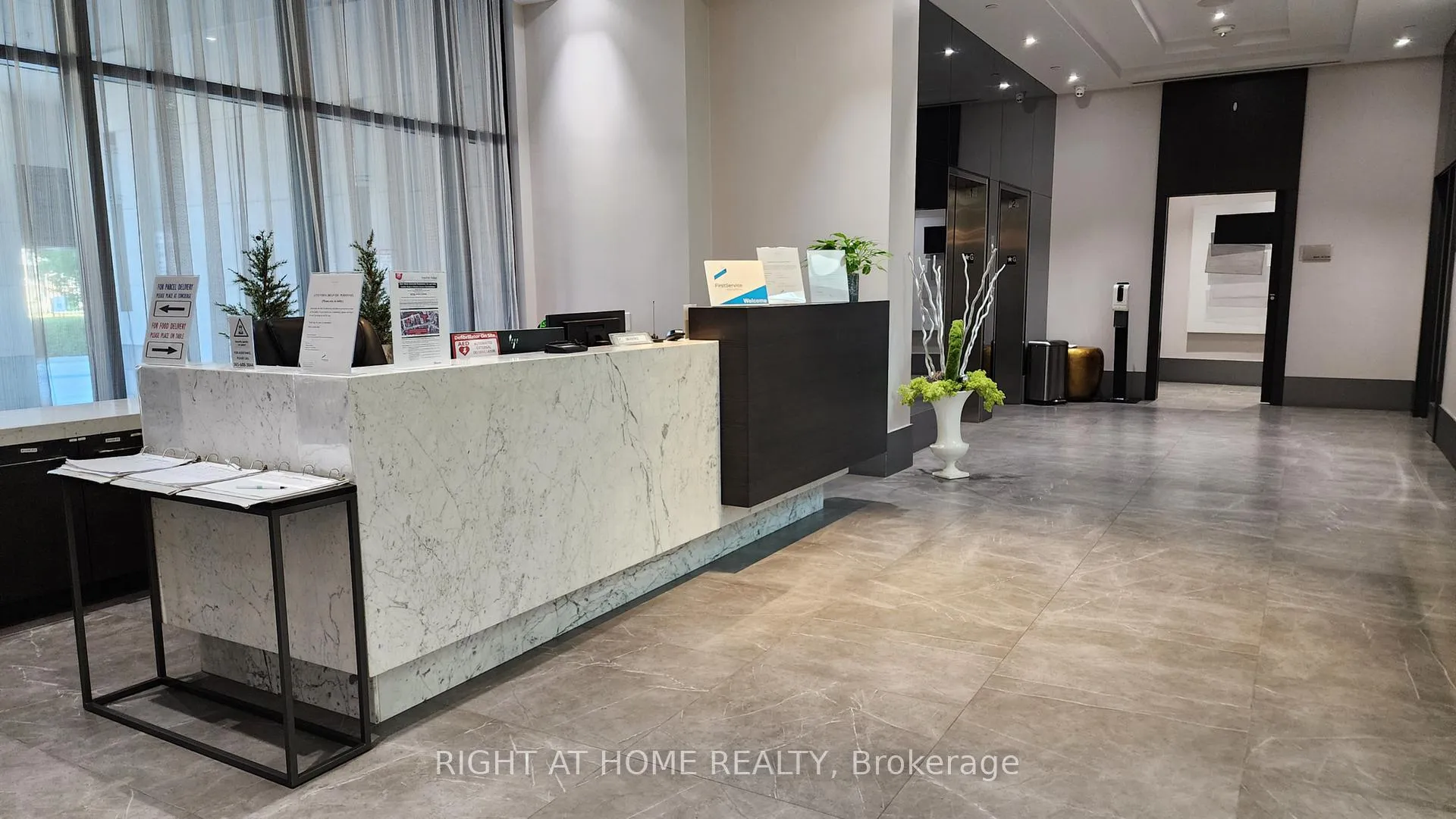 Photo 5 of Unit 210, 20 Fred Varley Drive, Markham, Unionville — HOMEH