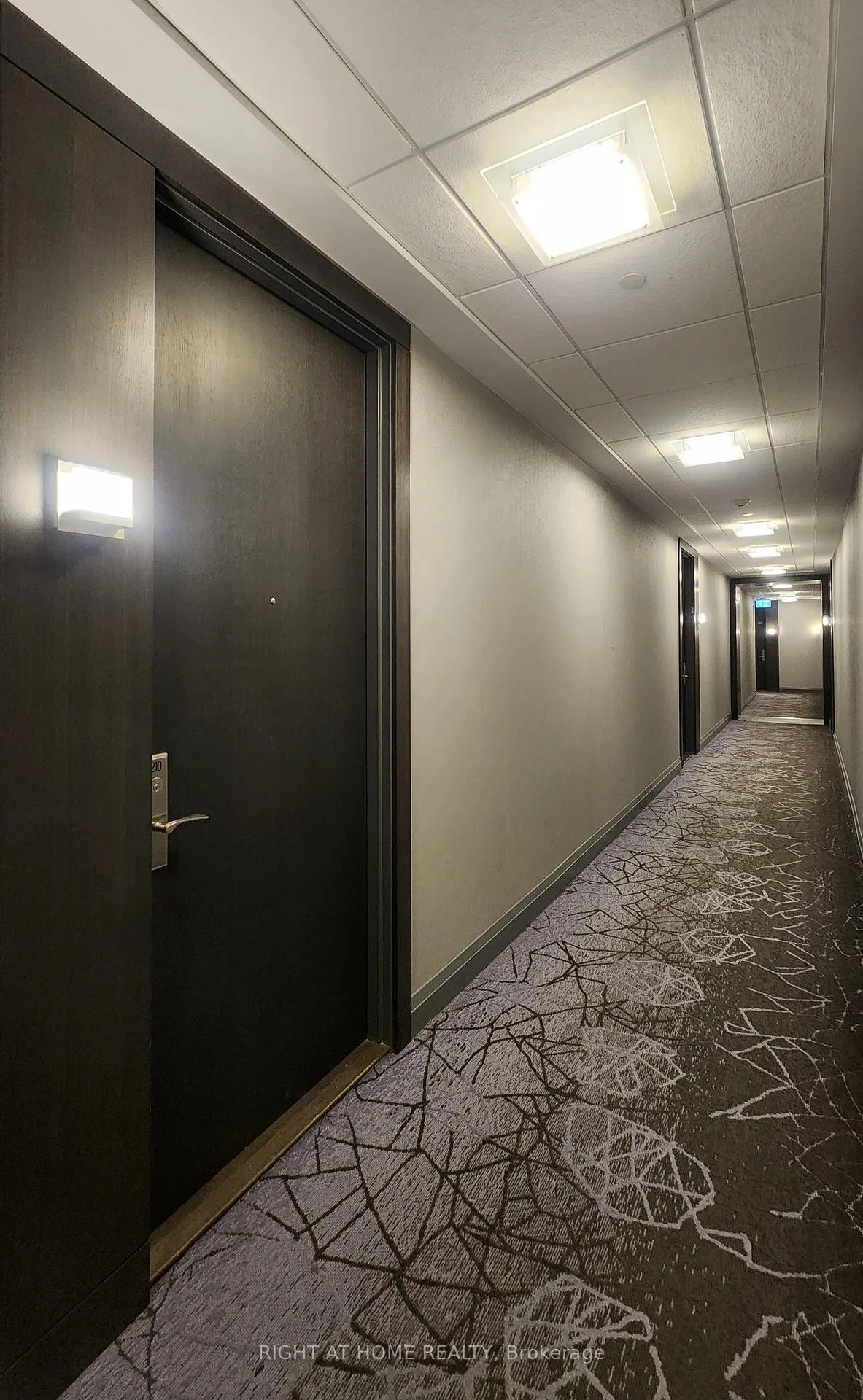 Photo 6 of Unit 210, 20 Fred Varley Drive, Markham, Unionville — HOMEH