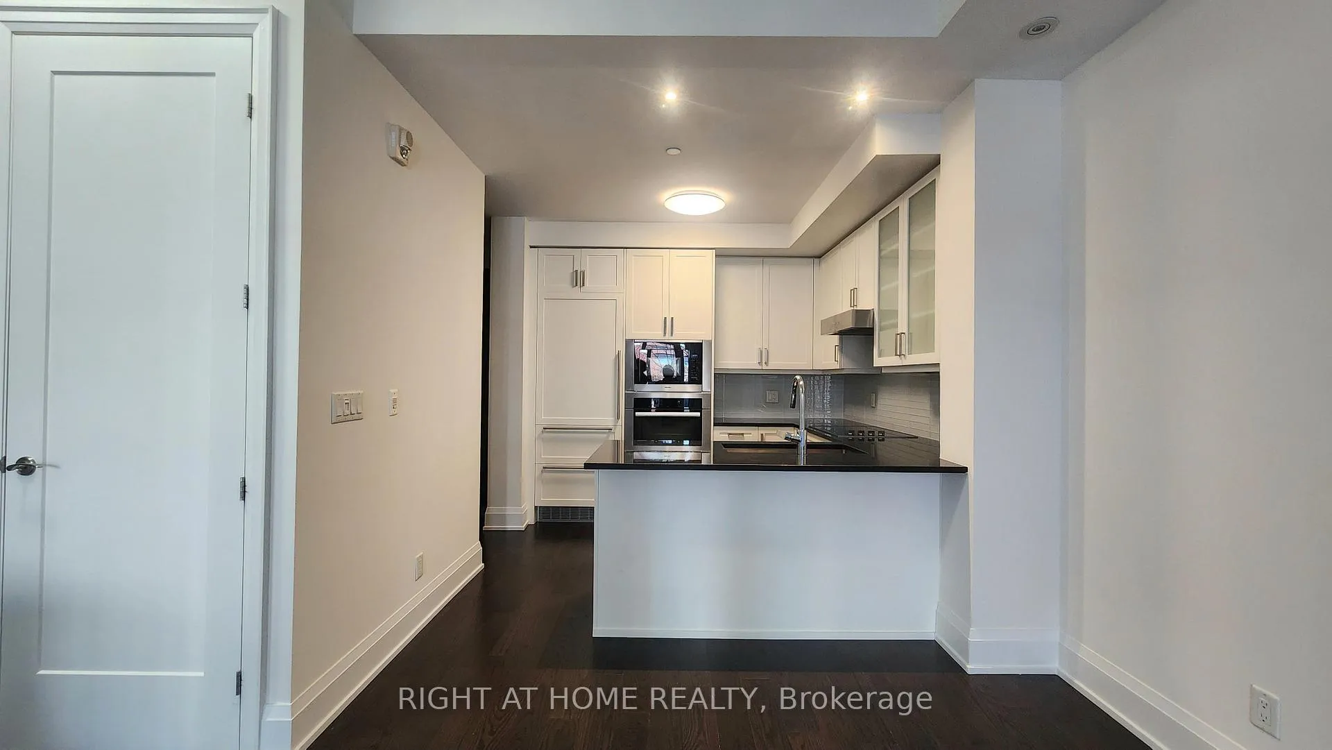 Photo 12 of Unit 210, 20 Fred Varley Drive, Markham, Unionville — HOMEH