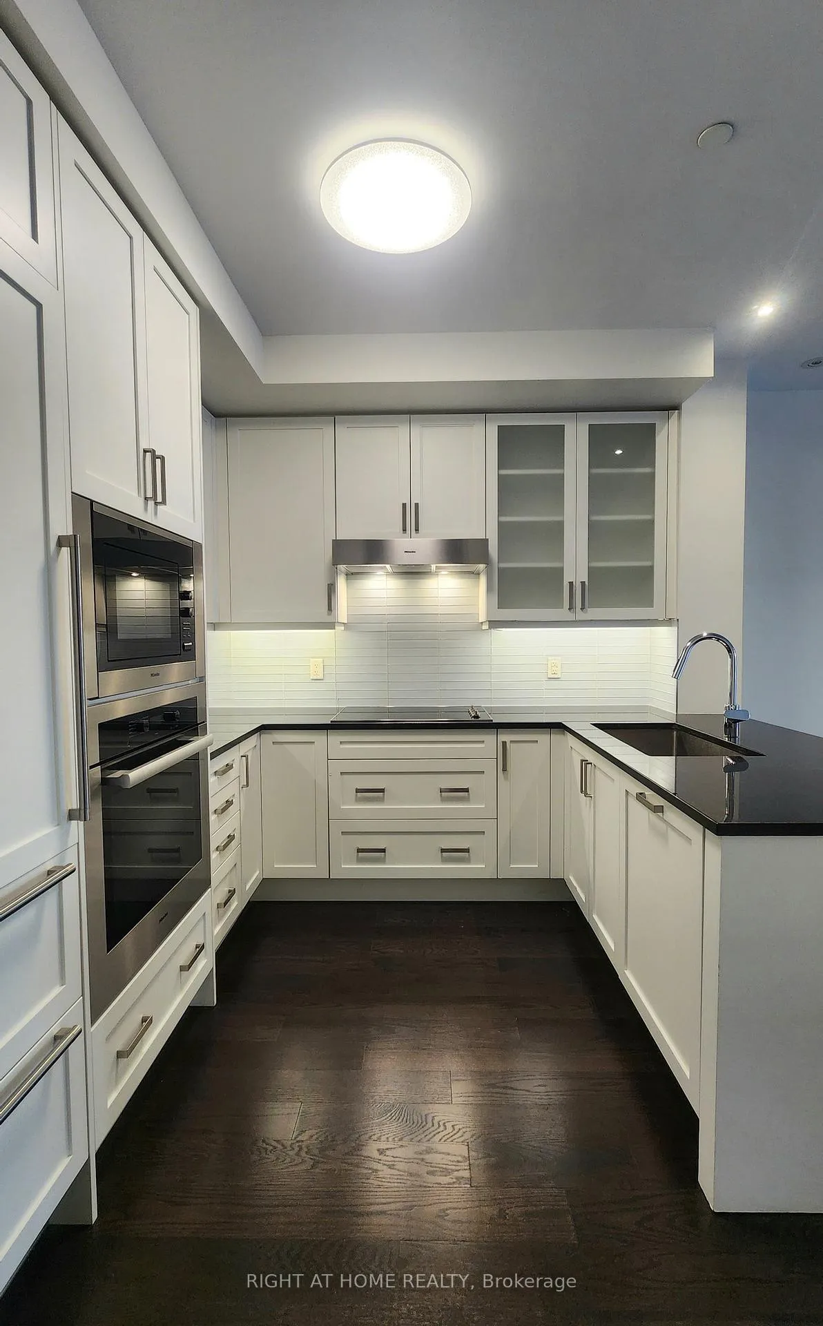 Photo 14 of Unit 210, 20 Fred Varley Drive, Markham, Unionville — HOMEH