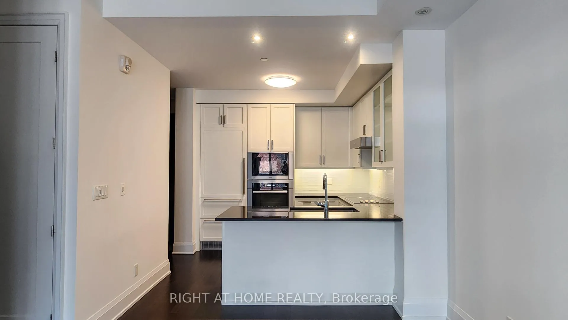 Photo 16 of Unit 210, 20 Fred Varley Drive, Markham, Unionville — HOMEH