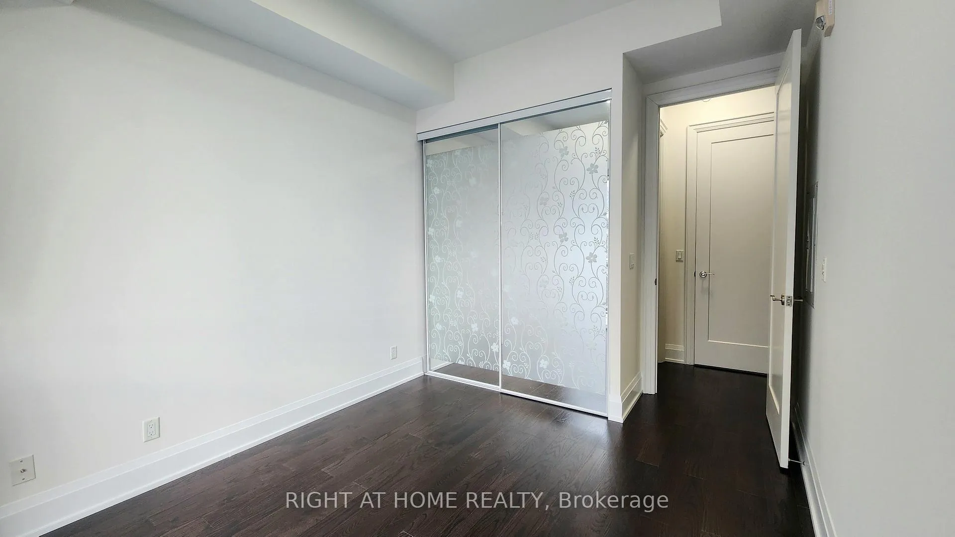 Photo 18 of Unit 210, 20 Fred Varley Drive, Markham, Unionville — HOMEH