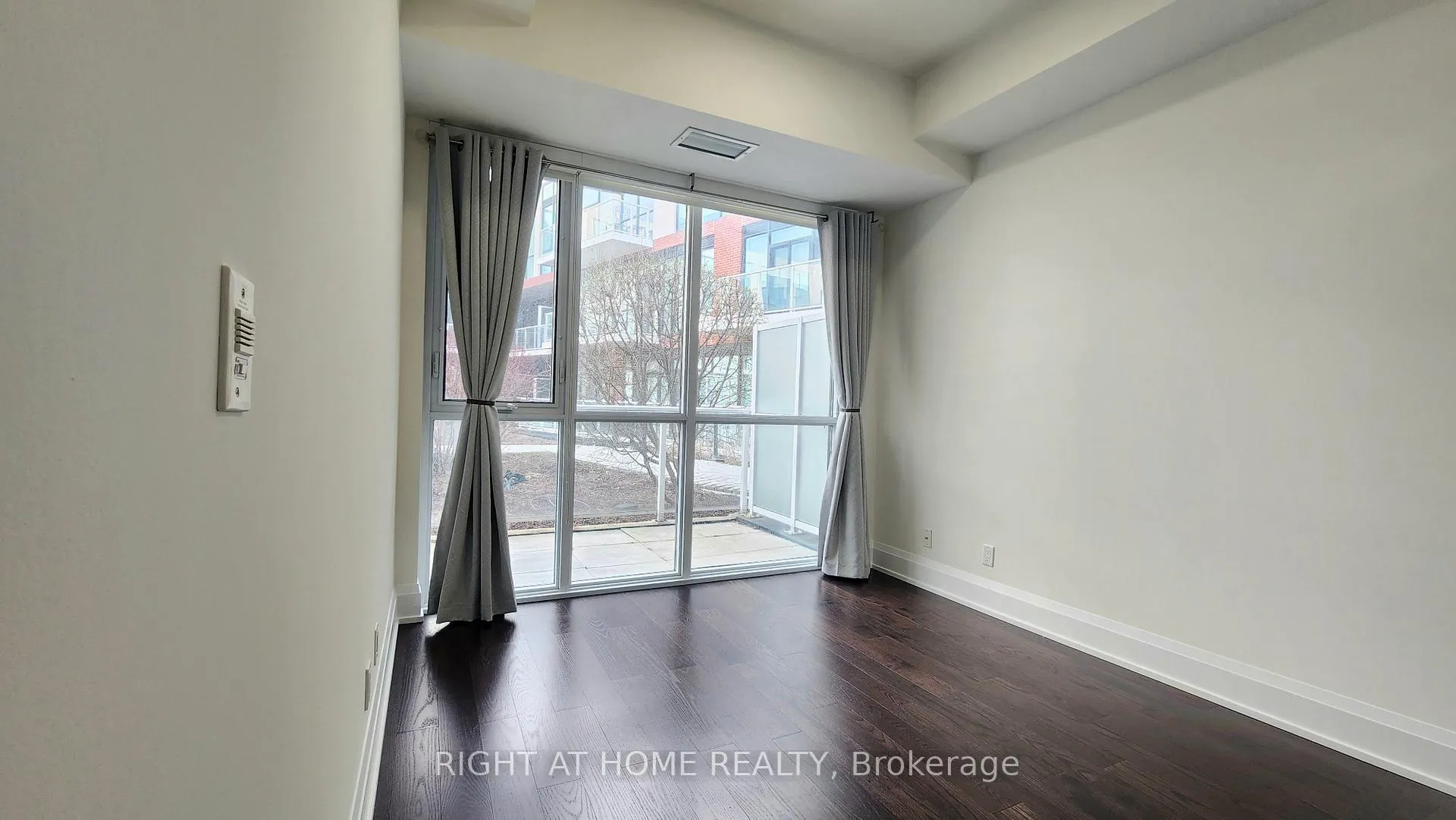 Photo 20 of Unit 210, 20 Fred Varley Drive, Markham, Unionville — HOMEH