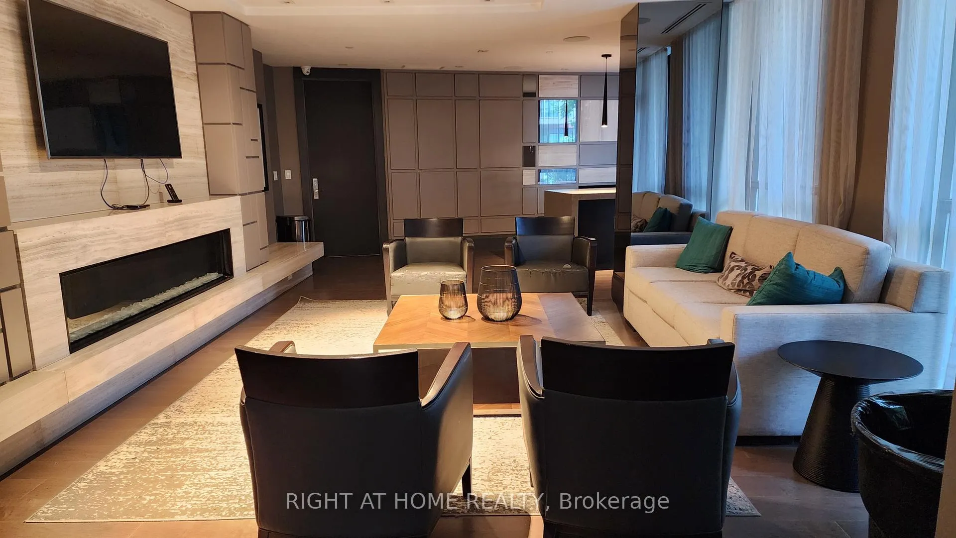 Photo 44 of Unit 210, 20 Fred Varley Drive, Markham, Unionville — HOMEH