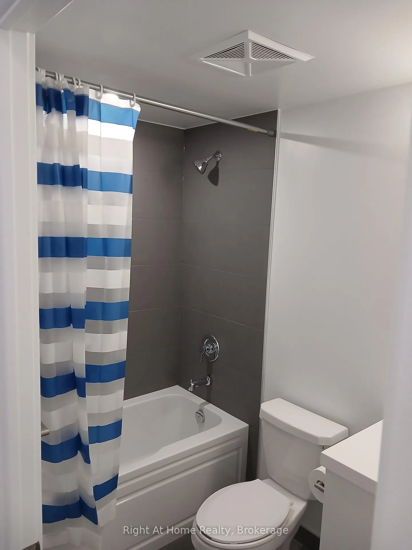 Photo 2 of Unit 342, 2545 Simcoe St N Street S, Oshawa, Windfields — HOMEH