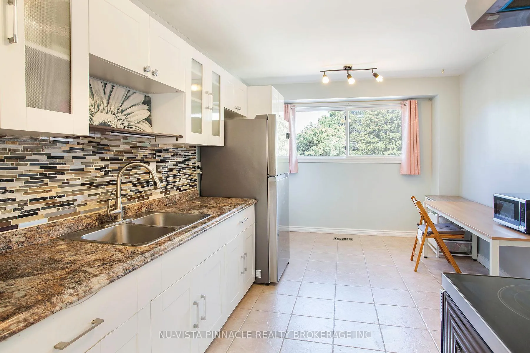 Photo 13 of Unit 13, 285 Bluevale Street N, Waterloo, Lincoln Heights — HOMEH