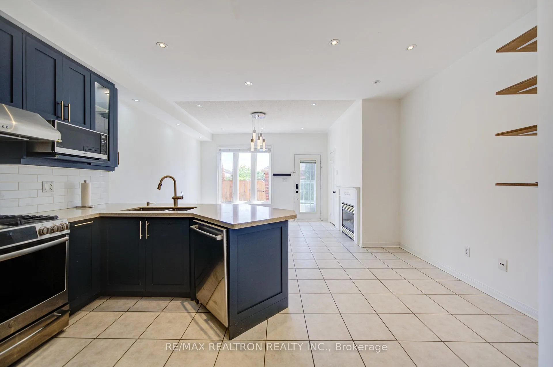 Photo 8 of 2365 Bur Oak Avenue, Markham, Greensborough — HOMEH