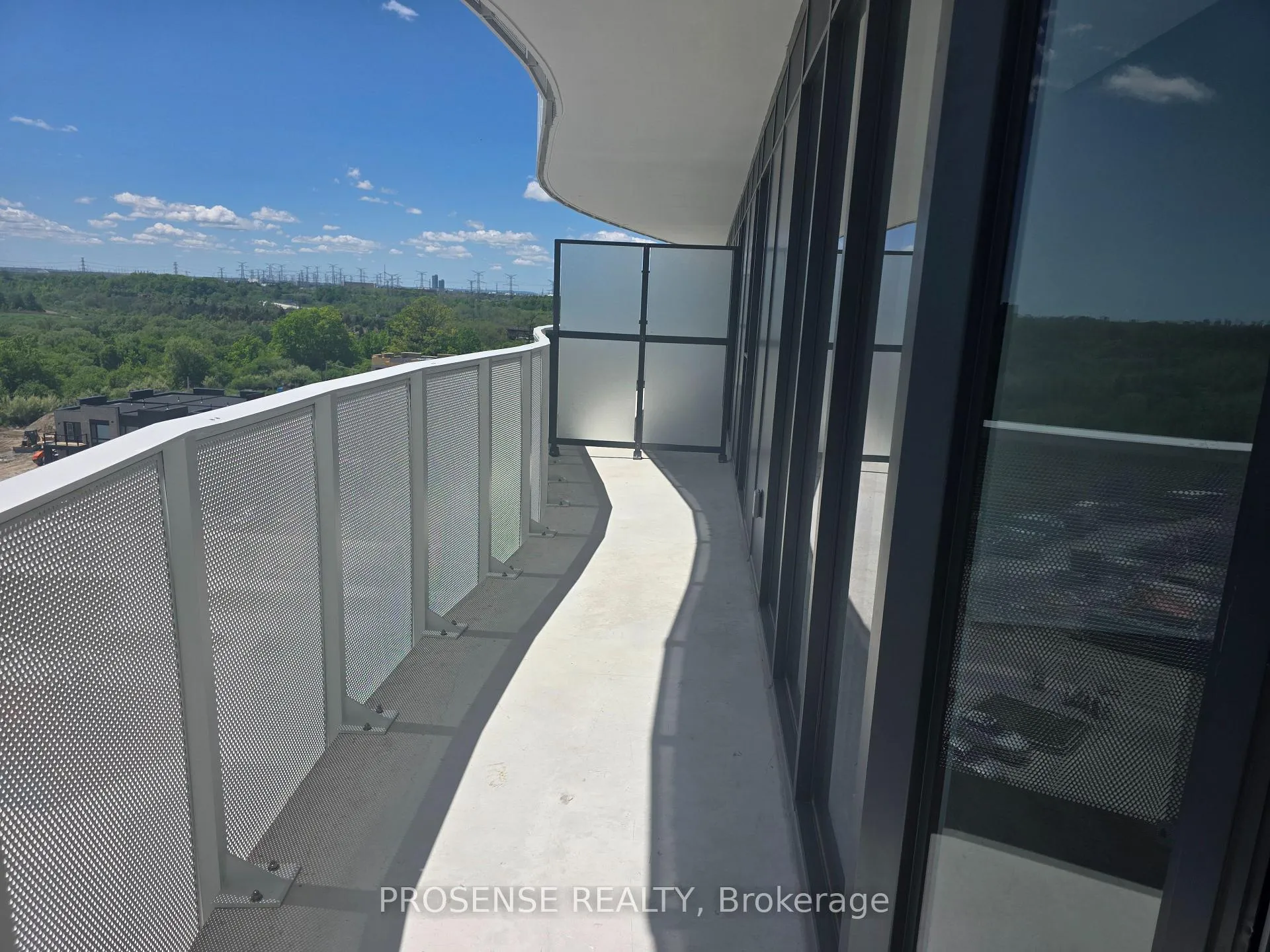 Photo 3 of Unit 704, 10 Flavelle Trail, Vaughan, Steeles West Industrial — HOMEH