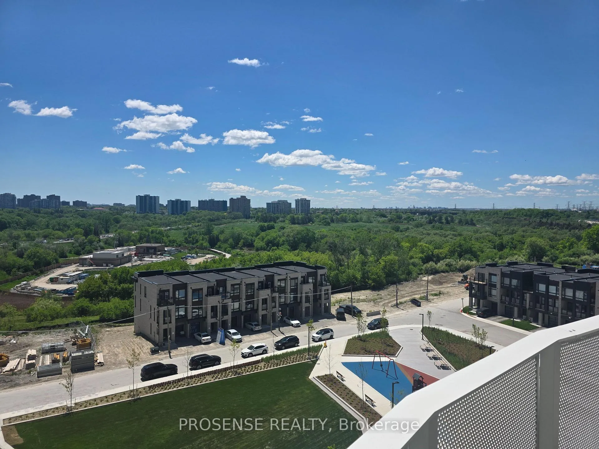 Photo 4 of Unit 704, 10 Flavelle Trail, Vaughan, Steeles West Industrial — HOMEH