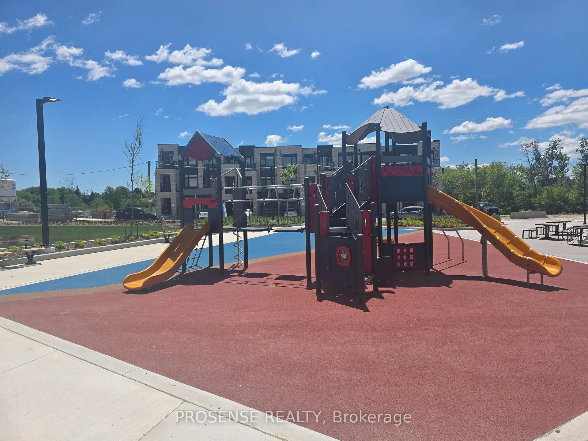 Photo 5 of Unit 704, 10 Flavelle Trail, Vaughan, Steeles West Industrial — HOMEH