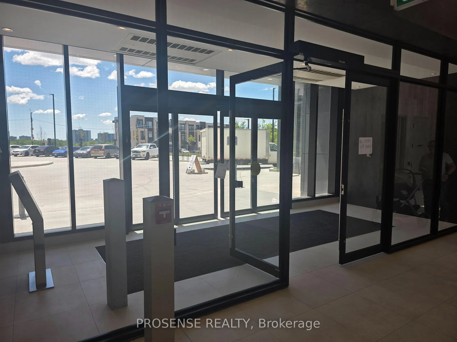 Photo 6 of Unit 704, 10 Flavelle Trail, Vaughan, Steeles West Industrial — HOMEH