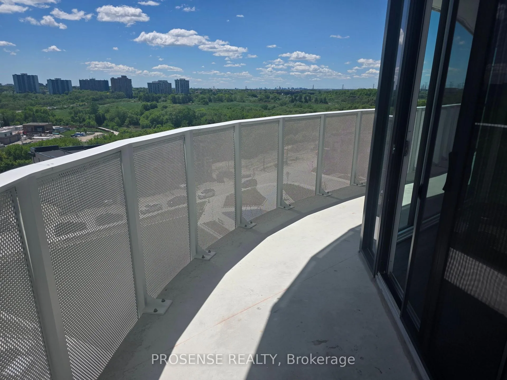Photo 26 of Unit 704, 10 Flavelle Trail, Vaughan, Steeles West Industrial — HOMEH
