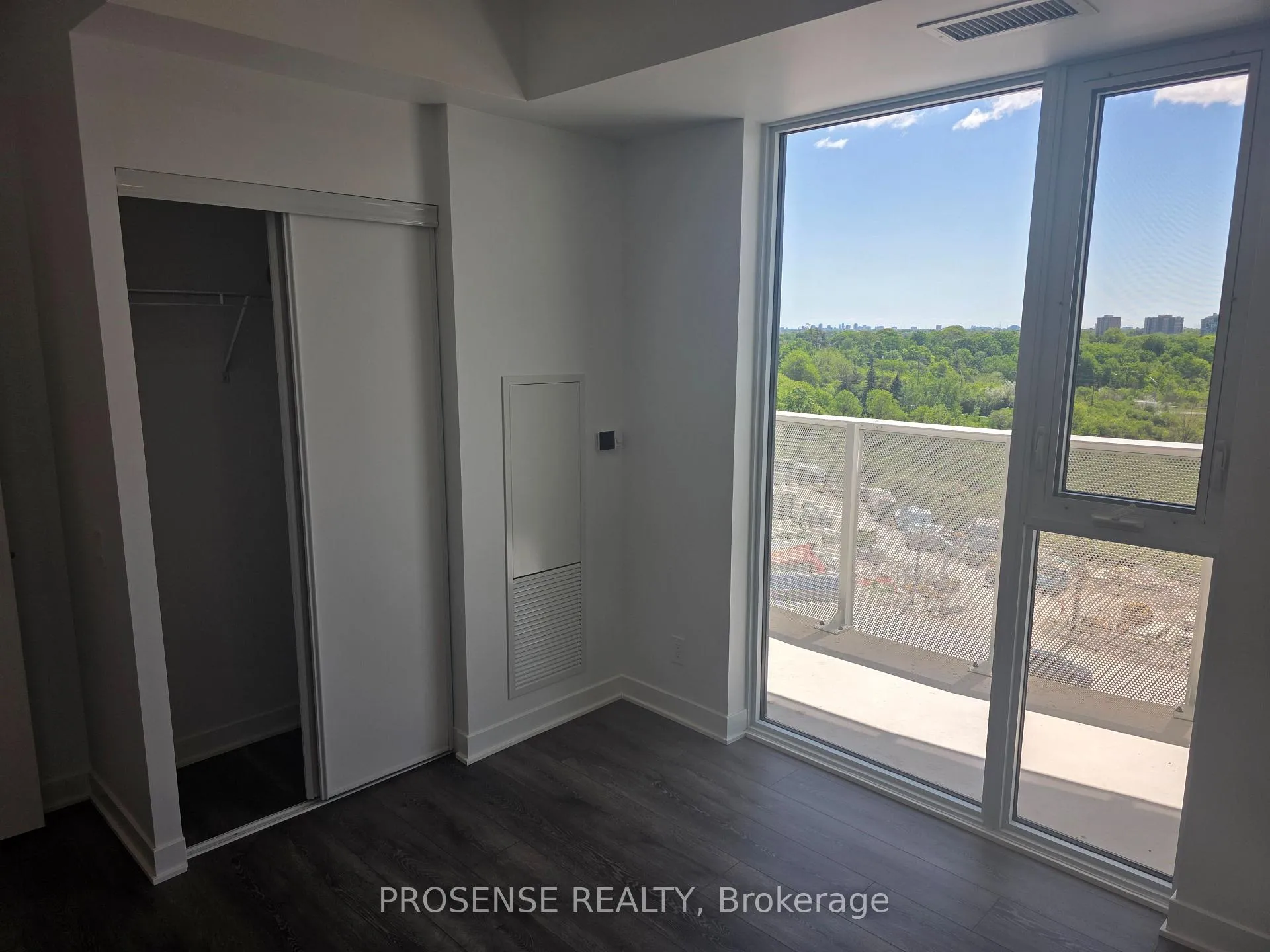 Photo 31 of Unit 704, 10 Flavelle Trail, Vaughan, Steeles West Industrial — HOMEH