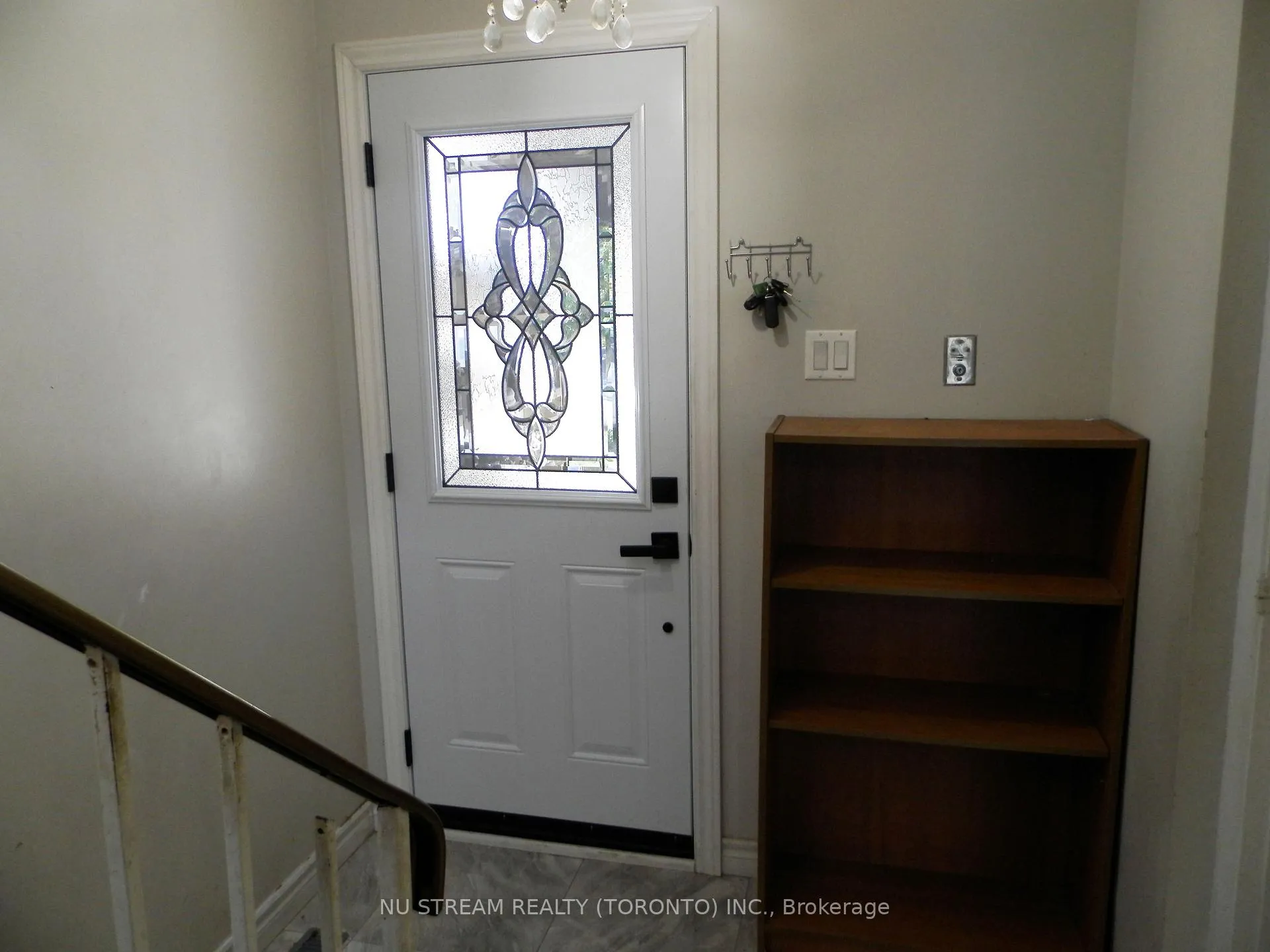Photo 2 of 11 Dunbar Crescent, Markham, Milliken Mills East — HOMEH